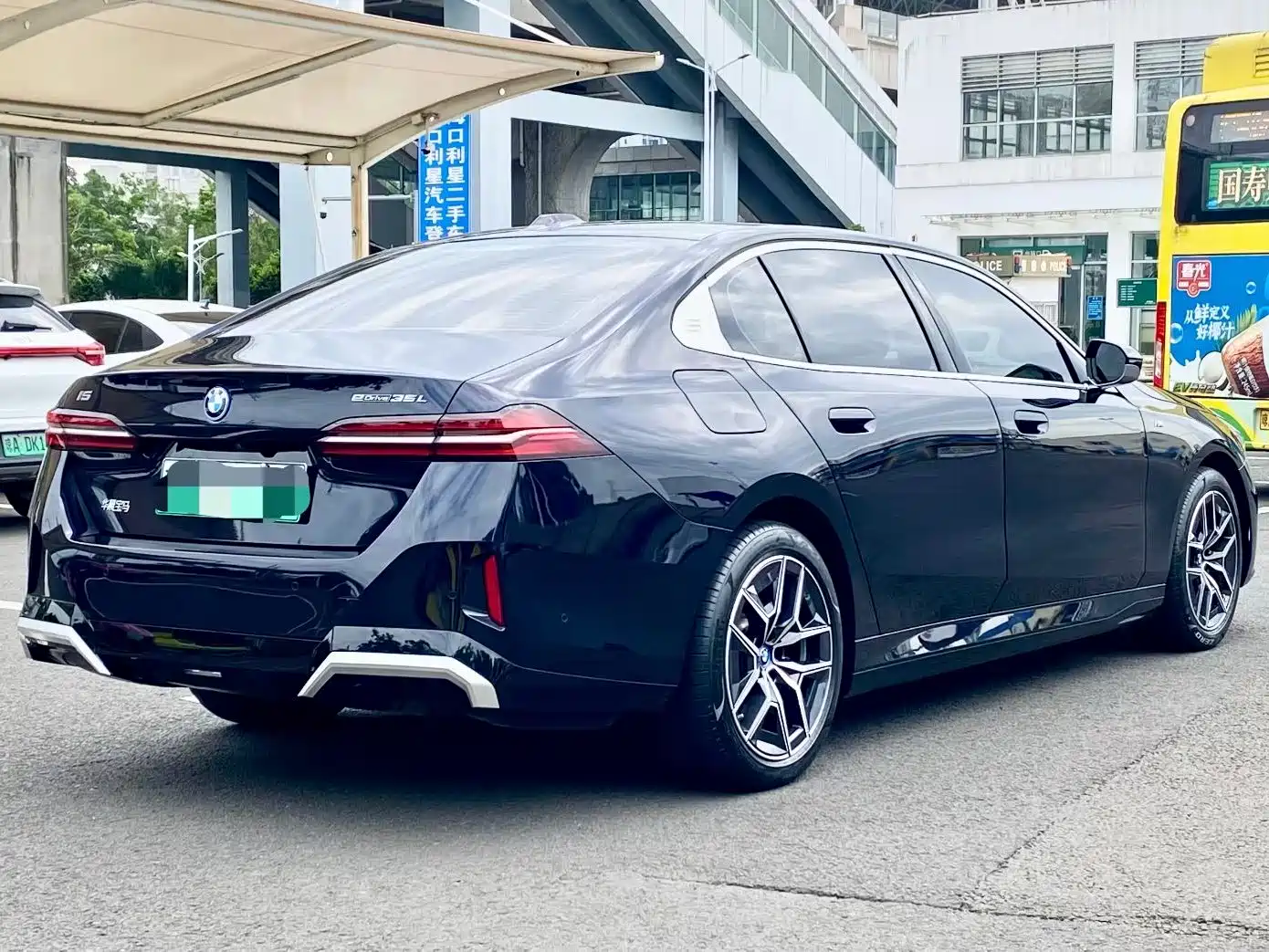 BMW i5 2024 eDrive 35L M Sport Package фото 6