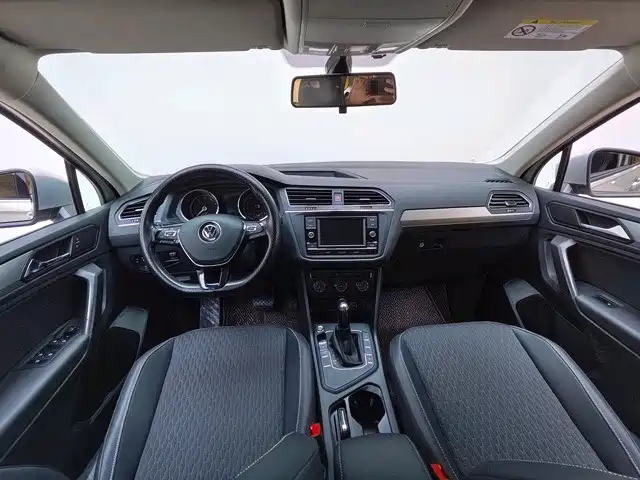 Volkswagen Tiguan L 2021 280TSI Automatic 2WD Smart фото 5