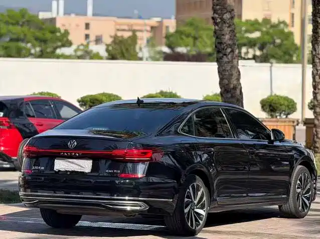 Volkswagen Passat 2022 330TSI Elite Edition фото 7