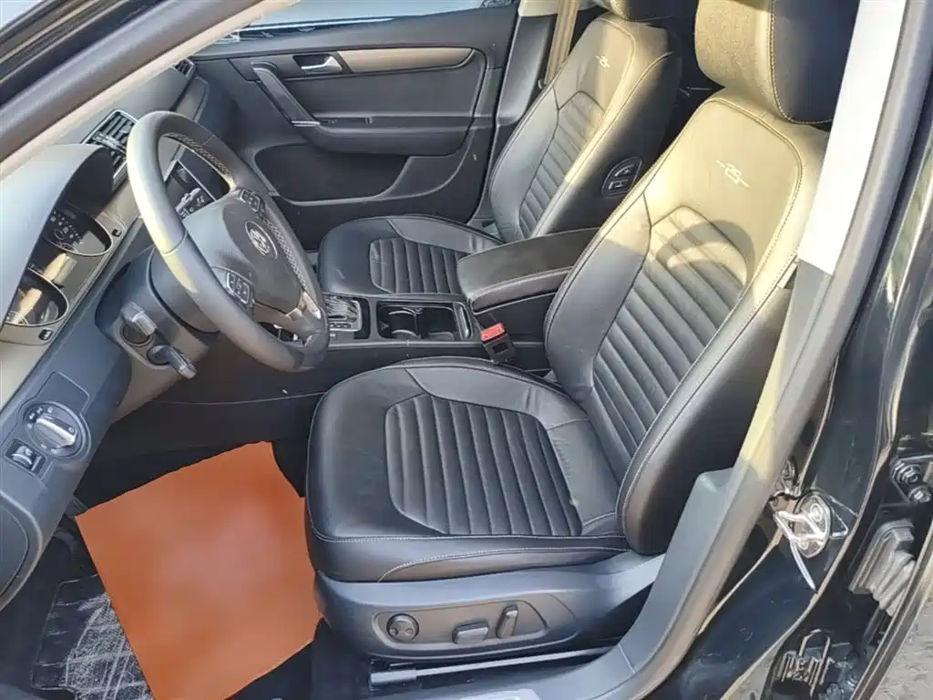 Volkswagen Magotan 2016 1.8TSI 25th Anniversary Edition фото 15