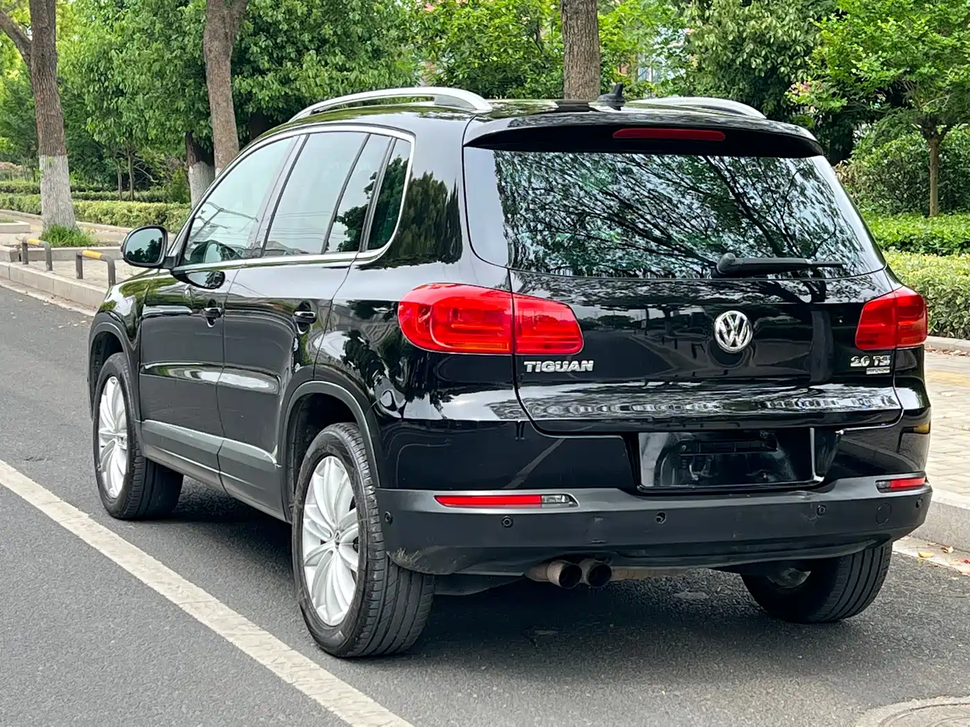 Volkswagen Tiguan 2012 2.0TSI Luxury Edition фото 6