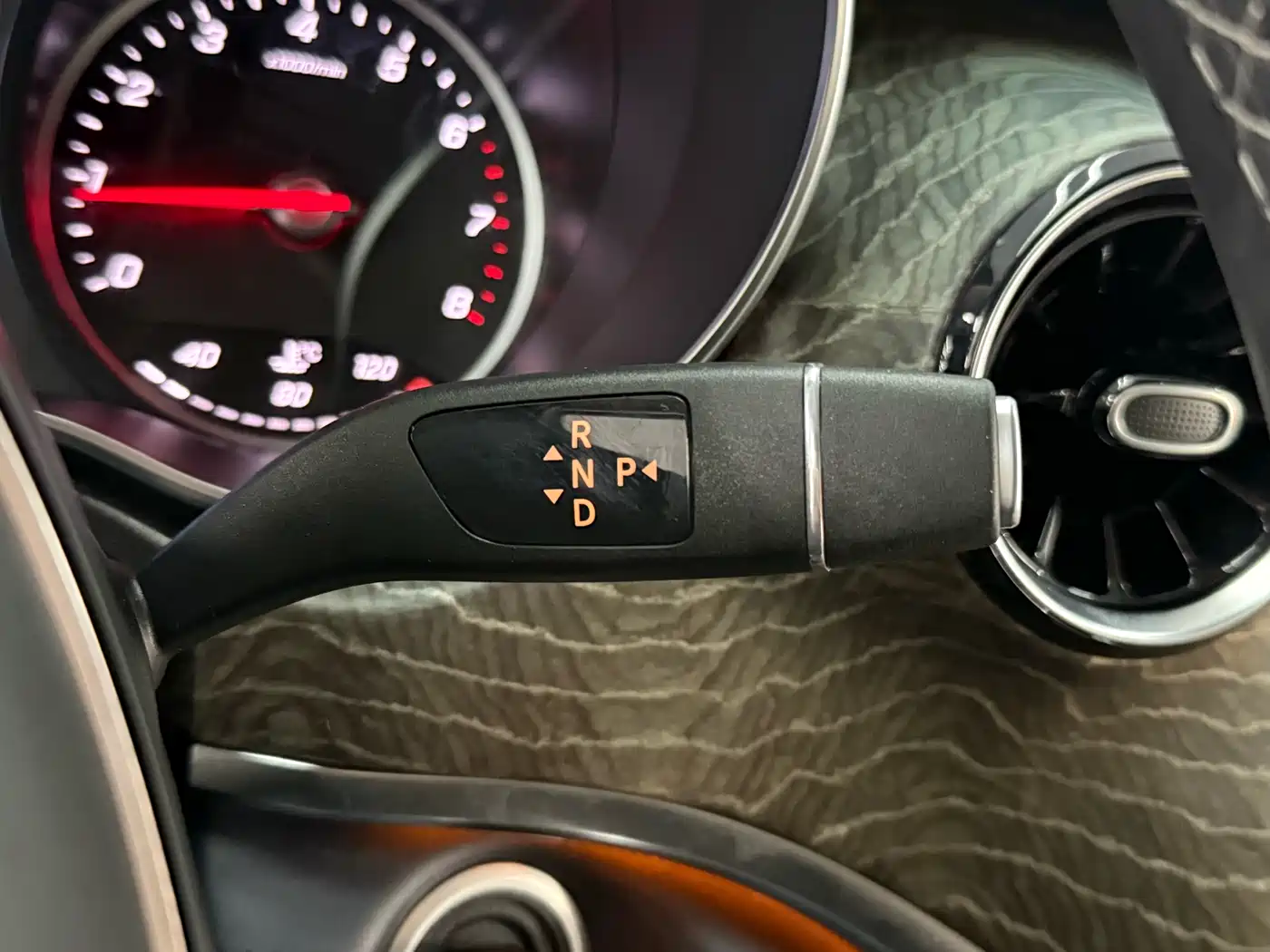 MERCEDES-BENZ V CLASS