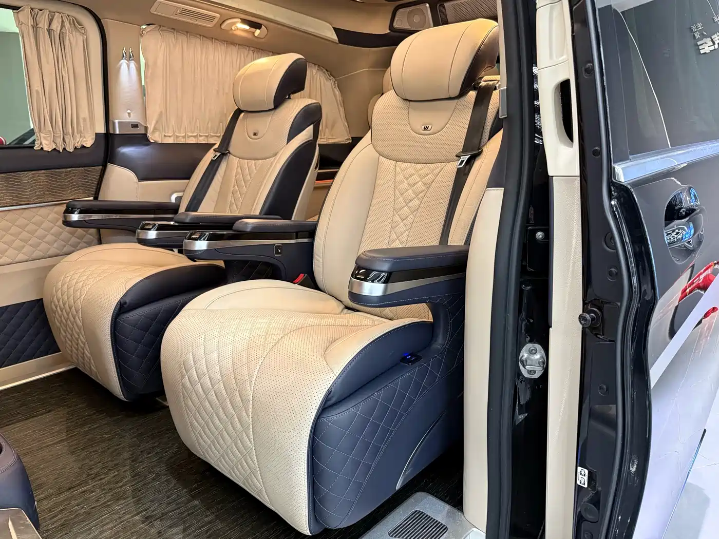 MERCEDES-BENZ V CLASS