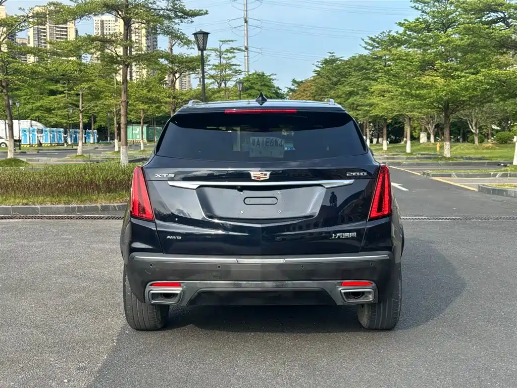 CADILLAC XT5