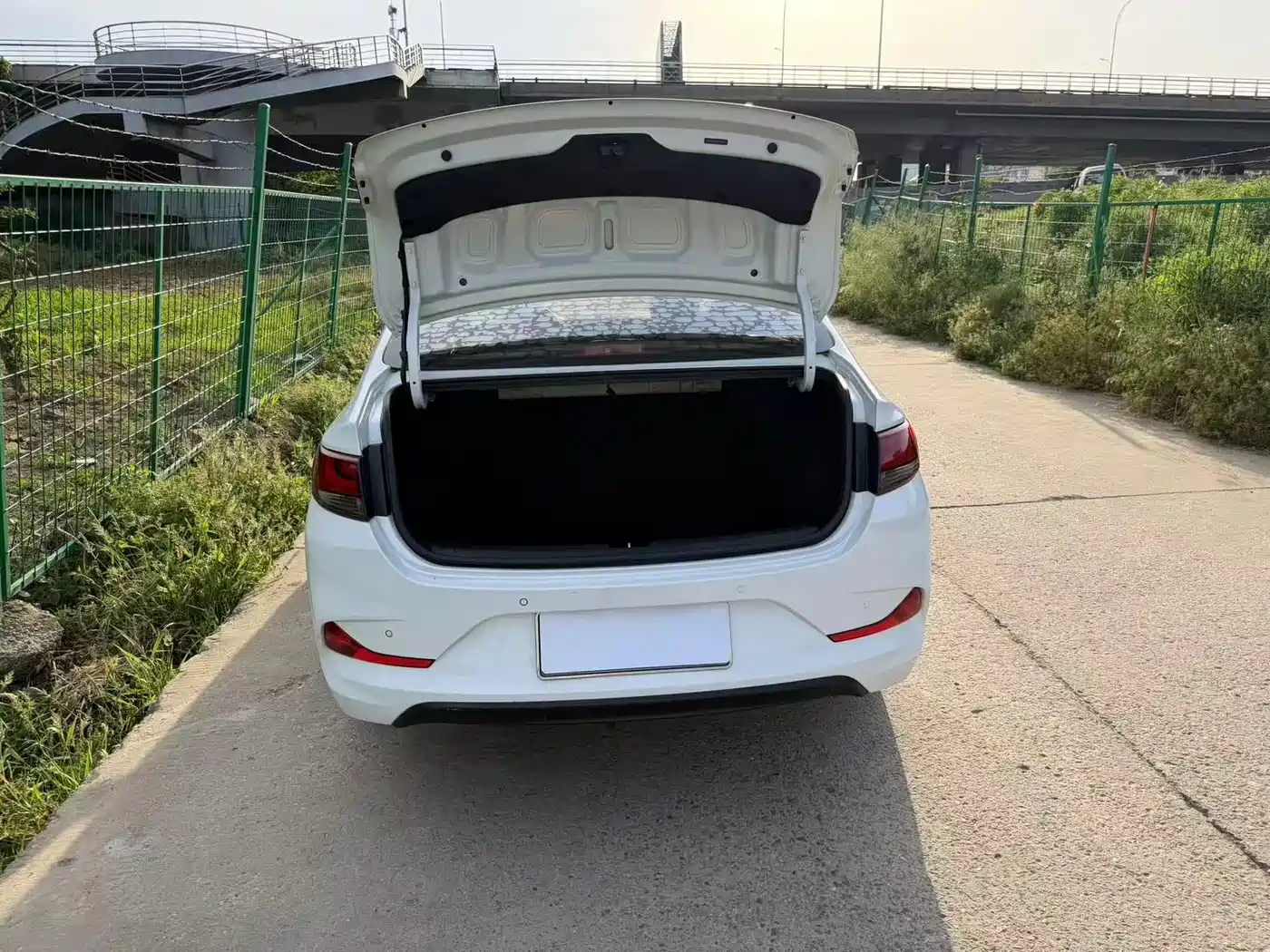 Hyundai Elantra 2018 1.6L Automatic Pleasing Edition GL China VI фото 16