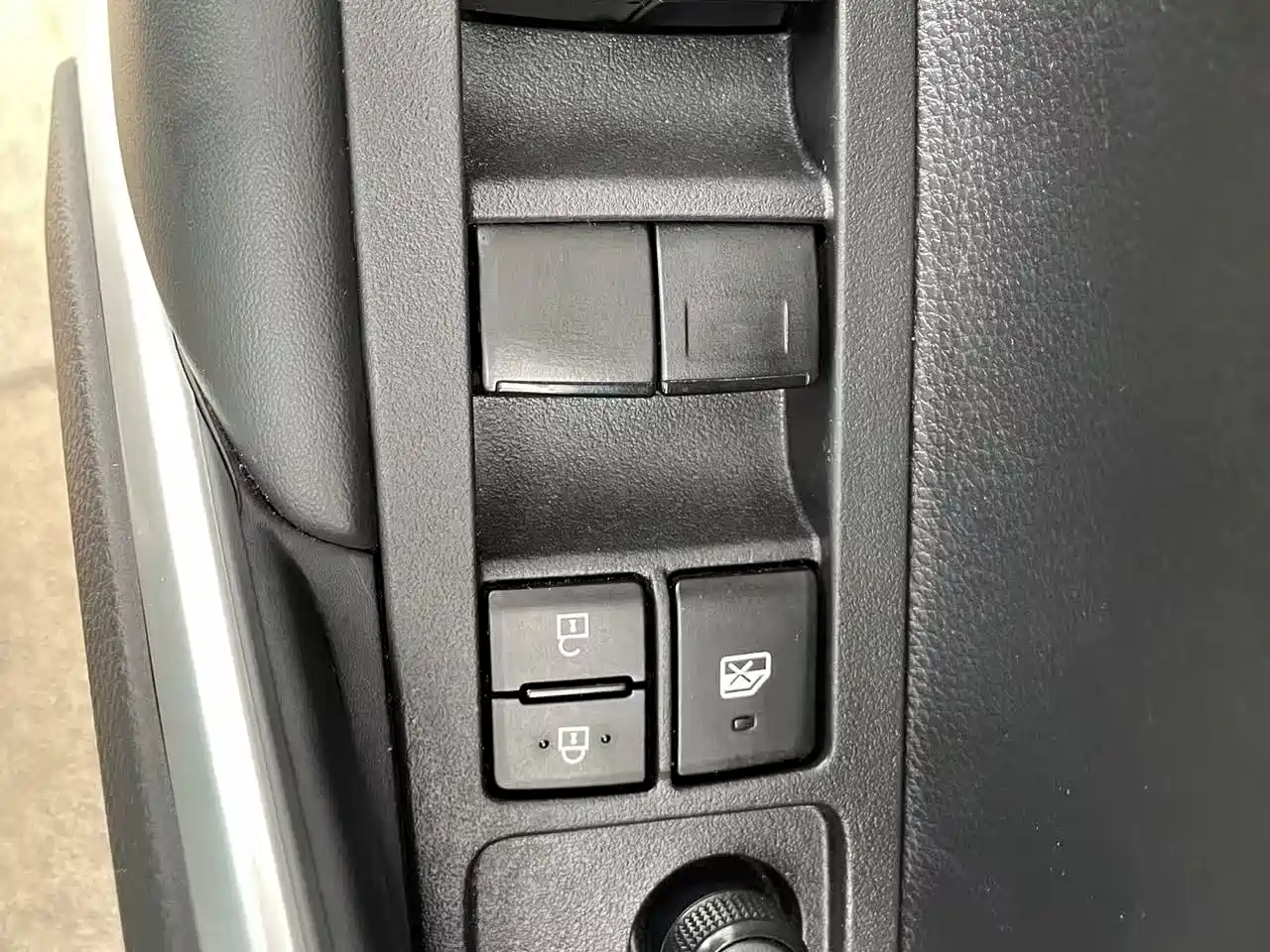 Toyota Frontlander 2023 2.0L CVT Elite Edition фото 15