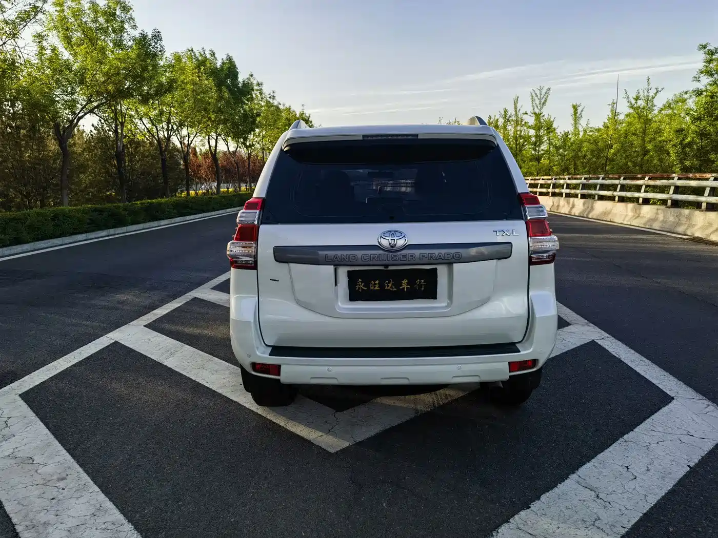 Toyota Prado (Import) 2014 2.7L Automatic Luxury фото 5