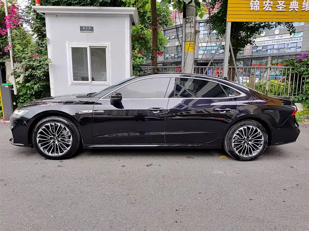 Audi A7L 2024 45TFSI S-line Dream Edition Crystal Package фото 3