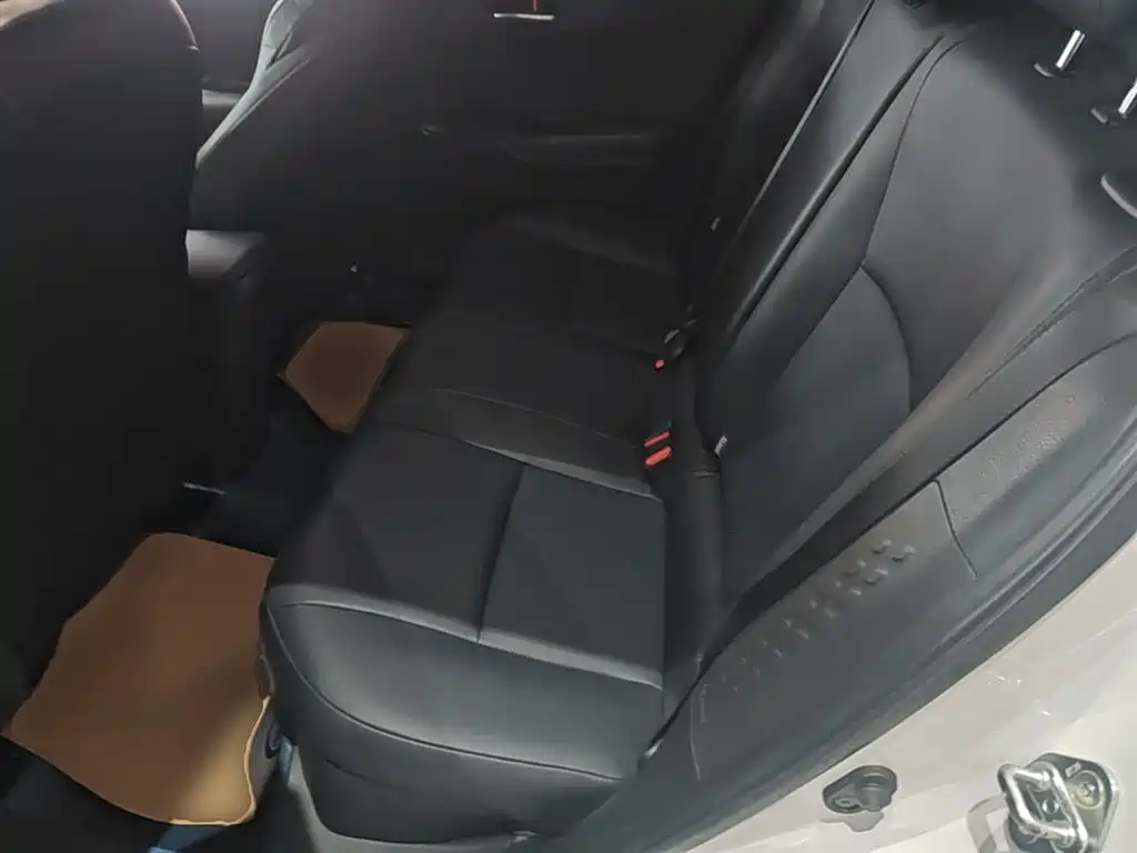 Toyota C-HR 2022 2.0L Leading Edition фото 17