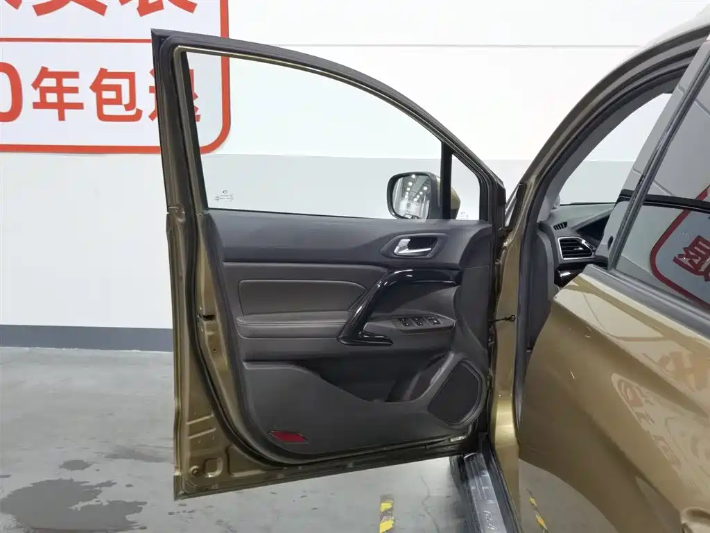 GAC Trumpchi Trumpchi GS4 2017 235T Automatic 2WD Luxury Smart Connected Edition фото 8
