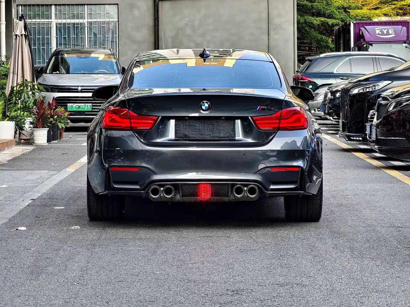 BMW M4 2019 M4 Coupe Competition фото 11