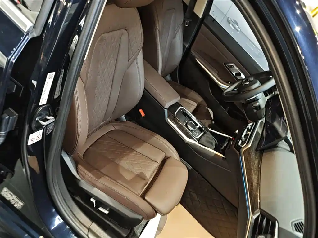 BMW 3 Series 2024 325Li M Sport Package фото 25