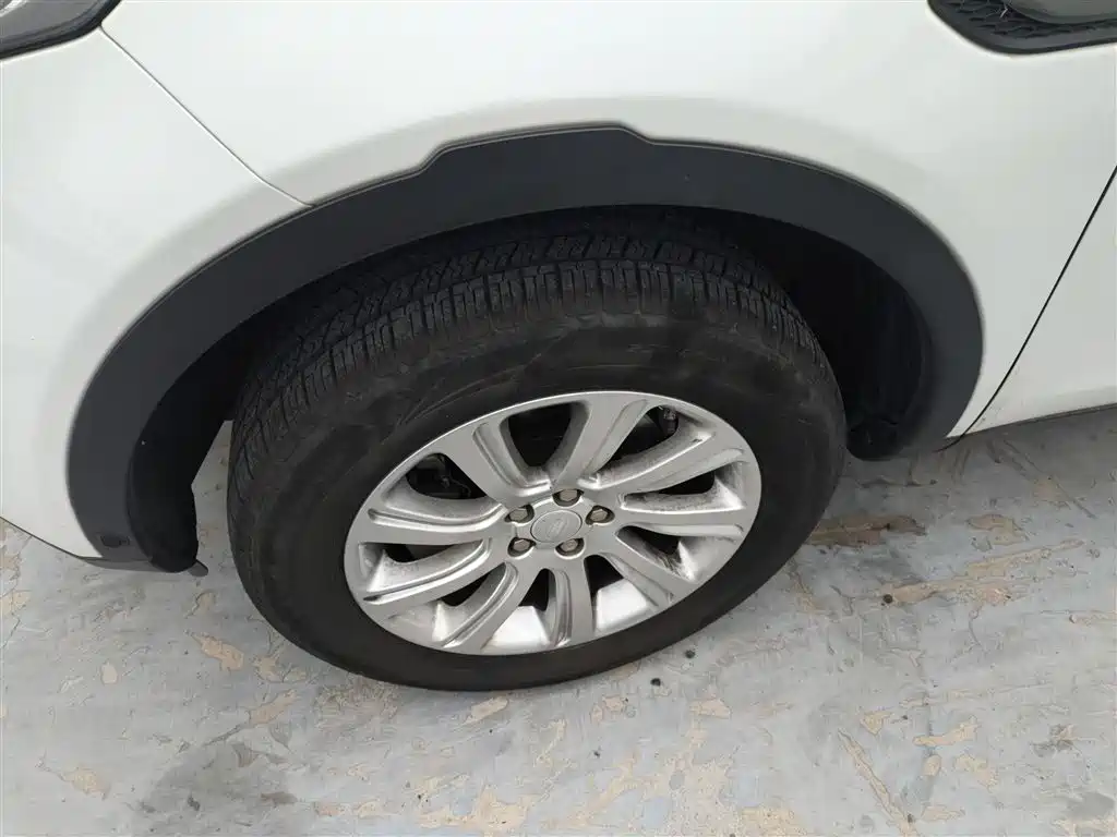 Land Rover Discovery Sport 2019 240PS SE Edition China V фото 25