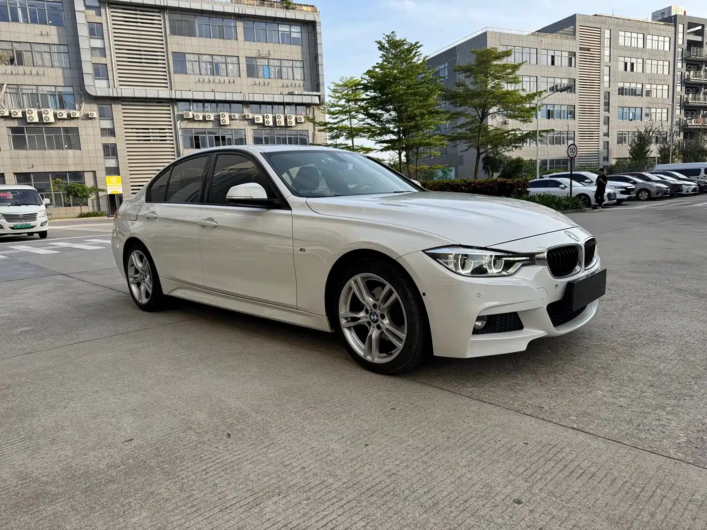 BMW 3 Series 2018 320i M Sport Package фото 3