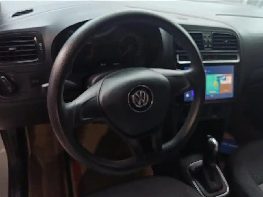 Volkswagen Polo 2018 1.5L Auto Safe Drive фото 15