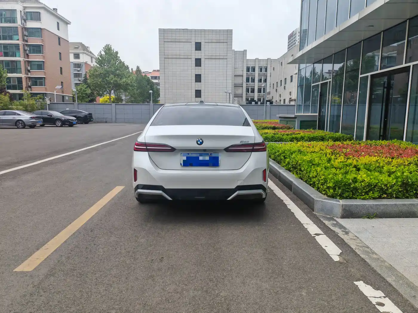 BMW 5 Series 2024 530Li Leading M Sport Package фото 7