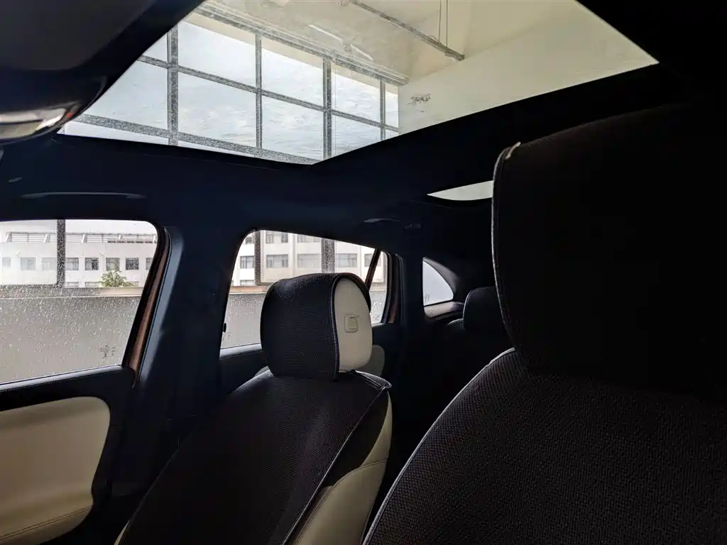 Mercedes-Benz EQA 2022 EQA 300 4MATIC Launch Special Edition фото 16