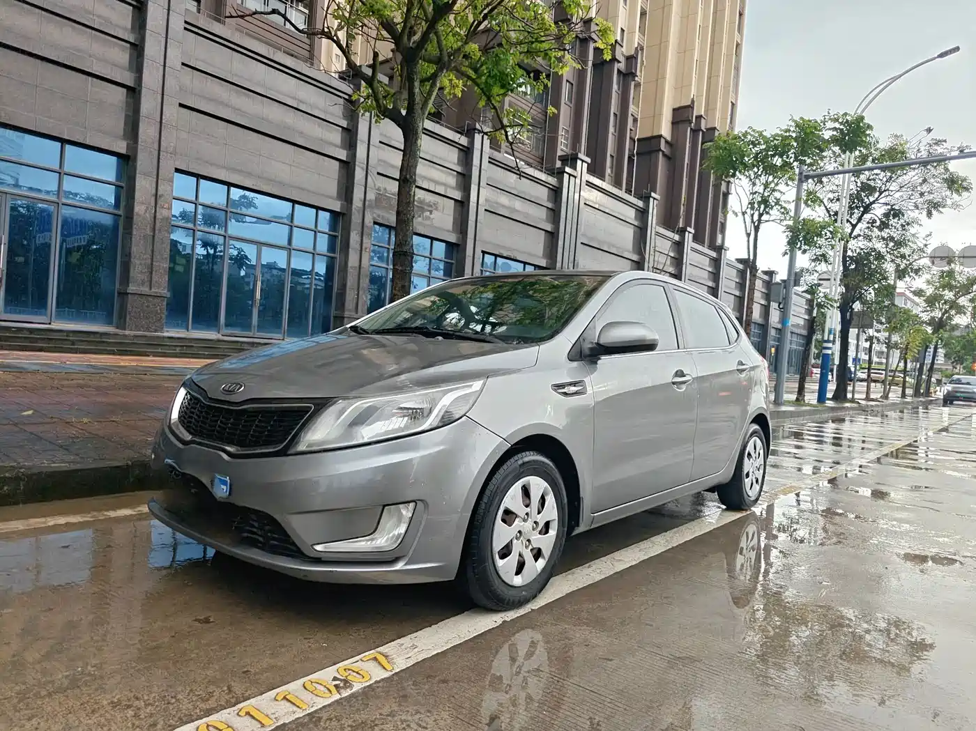 Photo 1 - Kia K2