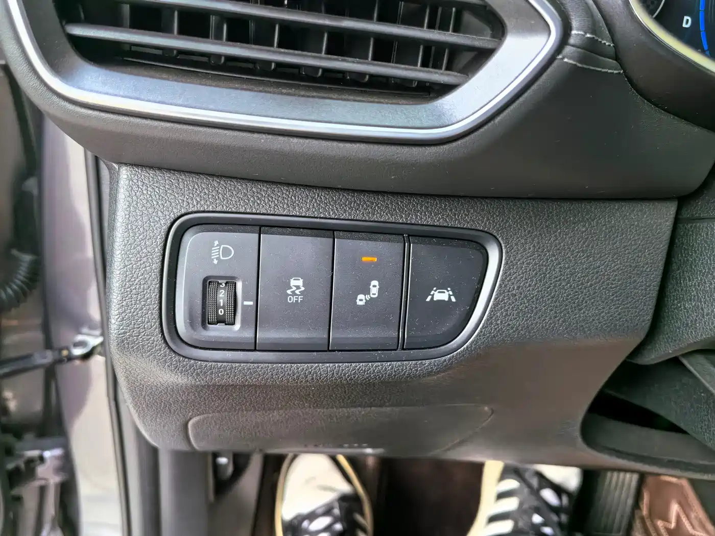 Фото 14 - Hyundai Santa Fe