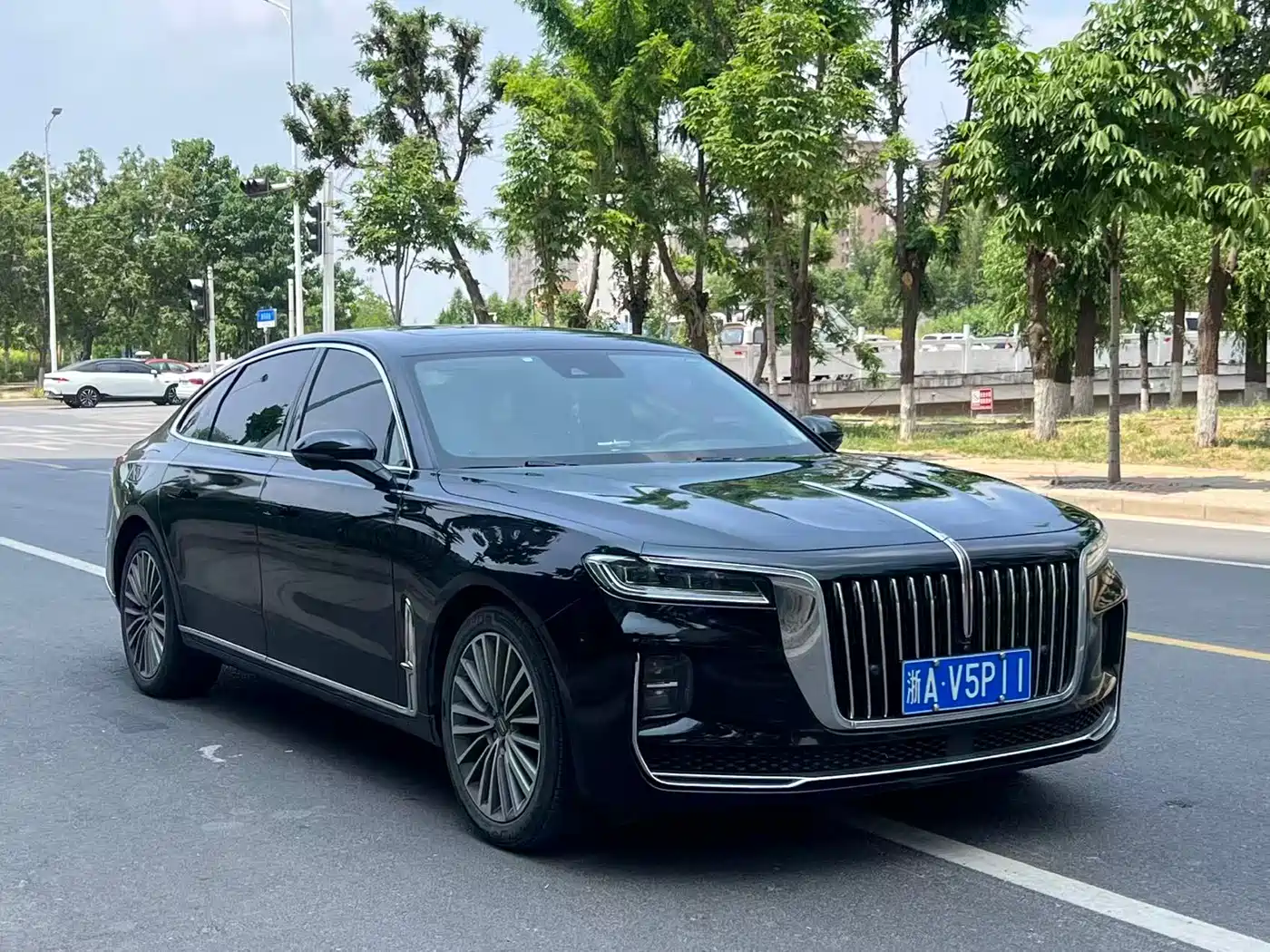 Hongqi H9 2020 2.0T Smart Connection Qi Chang Edition фото 4