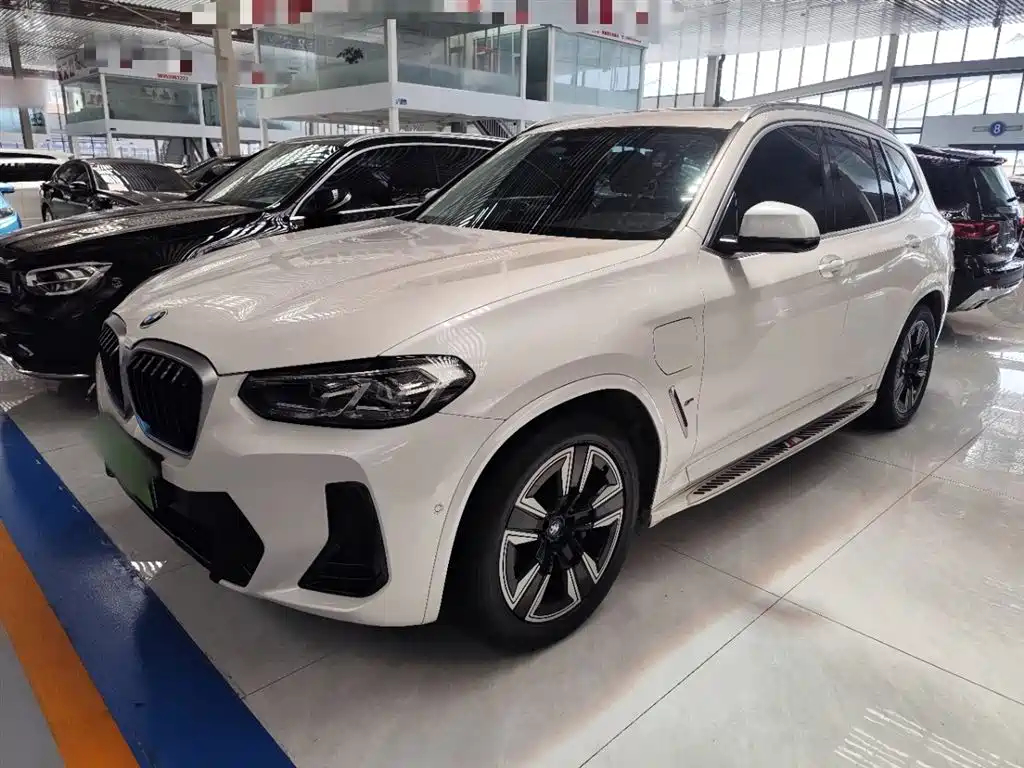 BMW iX3 2022 Leading Edition
