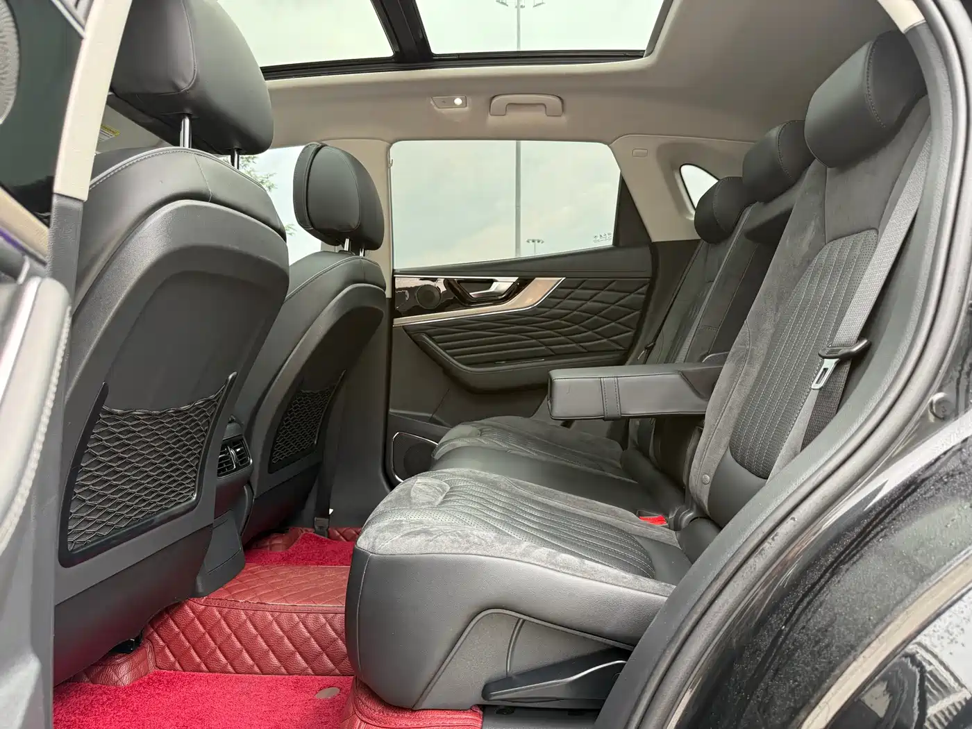Hongqi HS5 2022 Facelift 2.0T Smart Flag Enjoyment AWD Edition фото 13