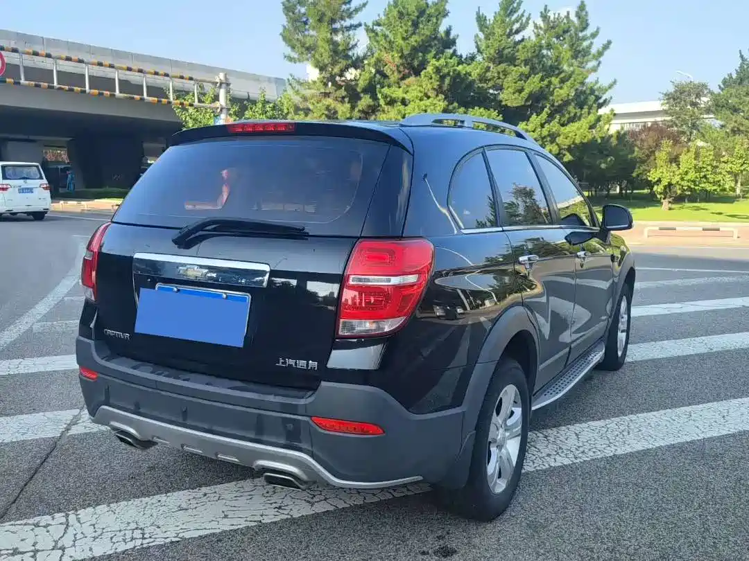 Chevrolet Captiva 2017 2.4L 2WD Luxury Edition 7-Seater фото 4
