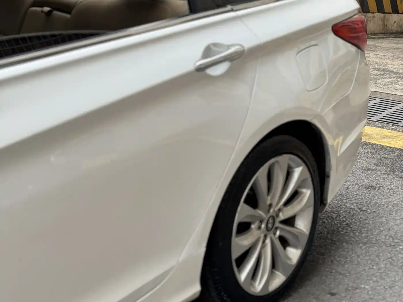 Hyundai Sonata 2011 2.0L Auto Supreme Edition фото 6