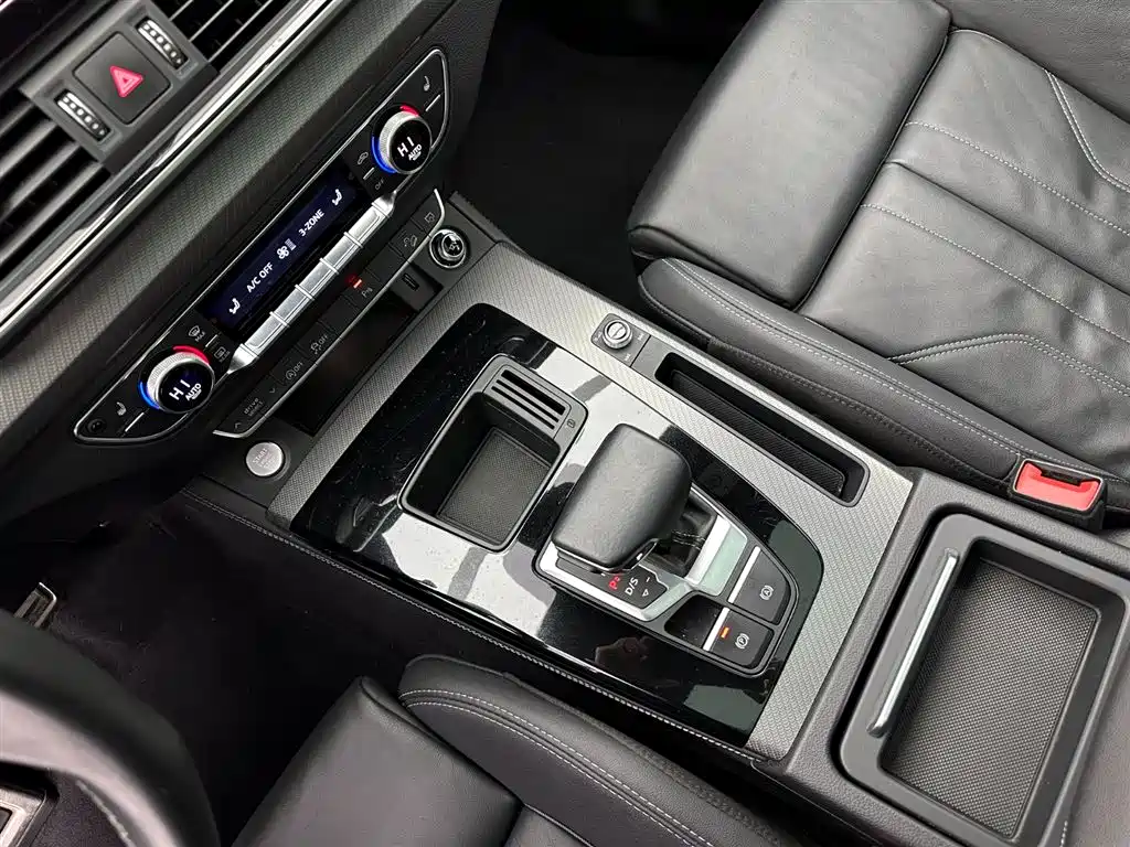 Audi Q5L 2023 40T Luxury Dynamic фото 13