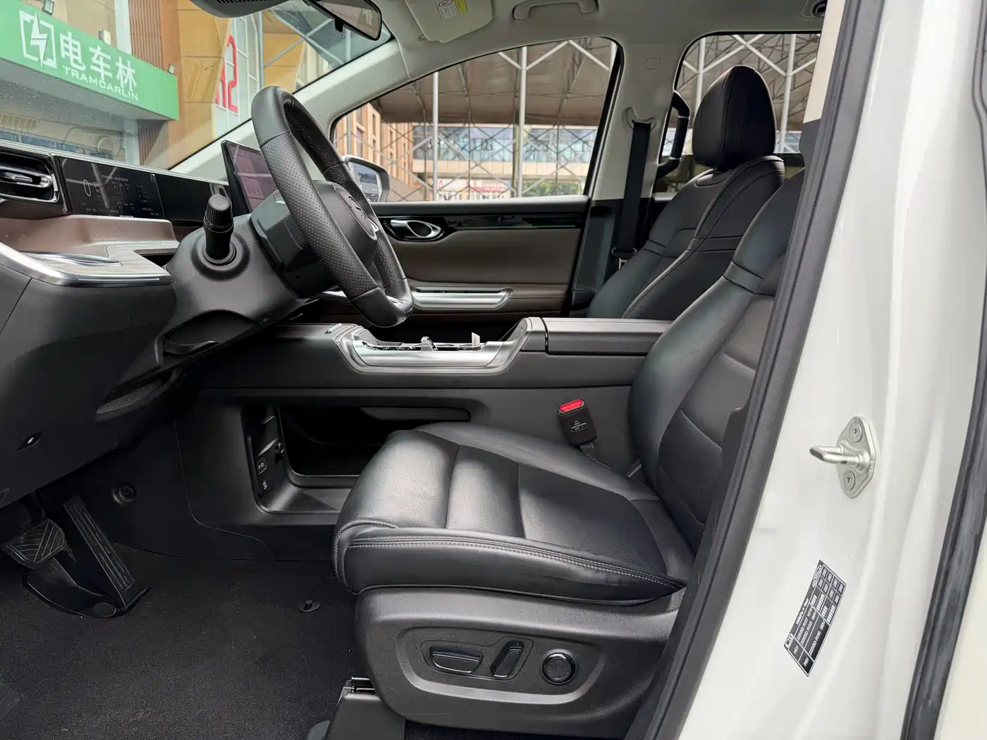 GAC Trumpchi Trumpchi E8 NEV 2024 Model 150km MAX фото 5
