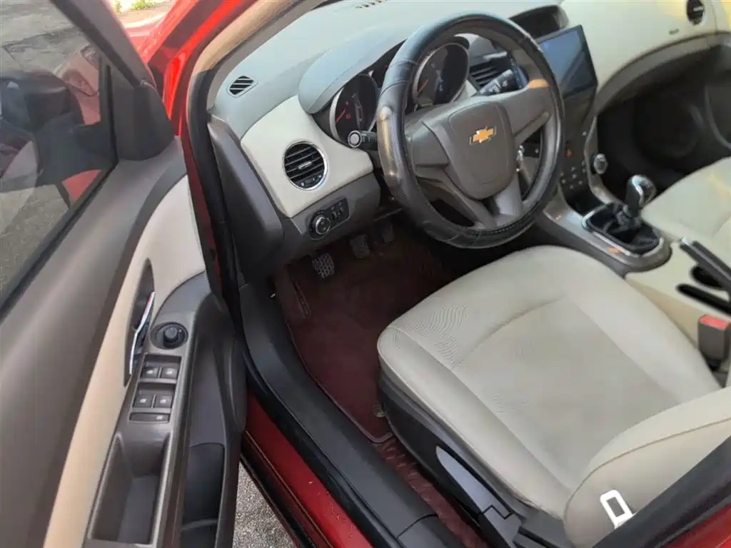 Chevrolet Cruze 2015 1.5L Classic SE MT фото 16