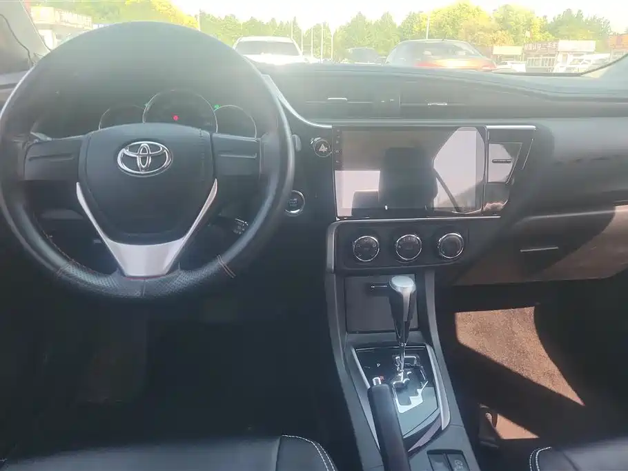 Toyota Corolla 2018 1.2T S-CVT GL Smart Edition фото 12