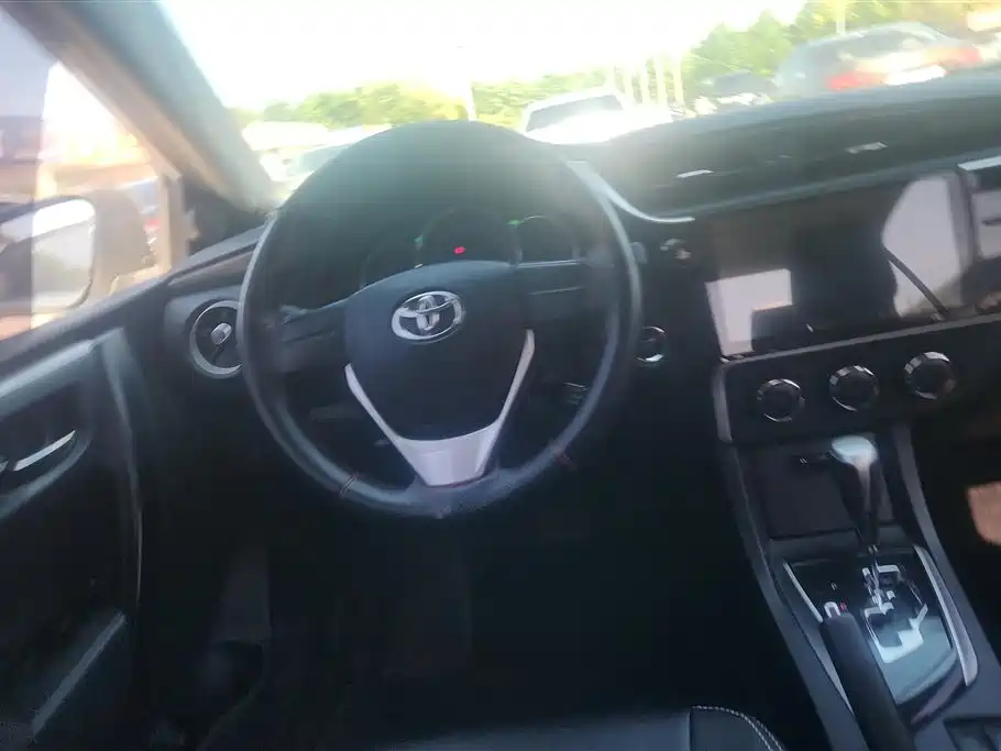 Toyota Corolla 2018 1.2T S-CVT GL Smart Edition фото 15