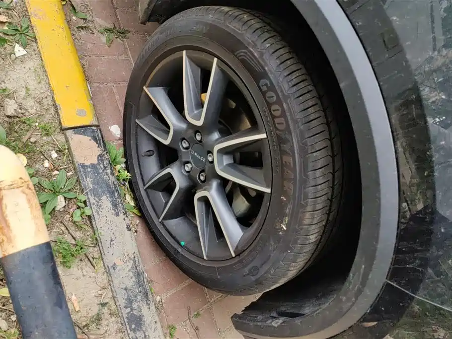 Lynk & Co 01 2021 2.0TD 2WD Pro фото 6