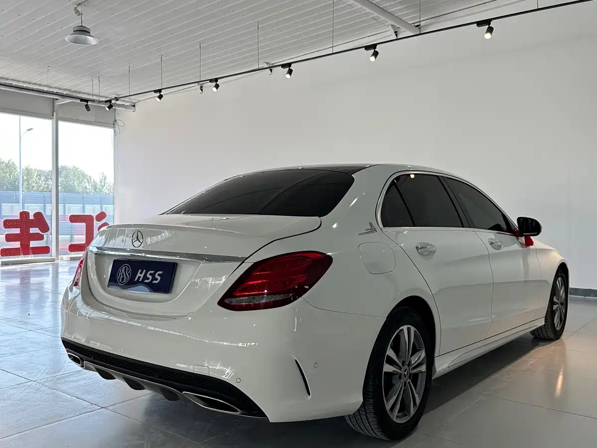 Фото 6 - Mercedes-Benz C-Class