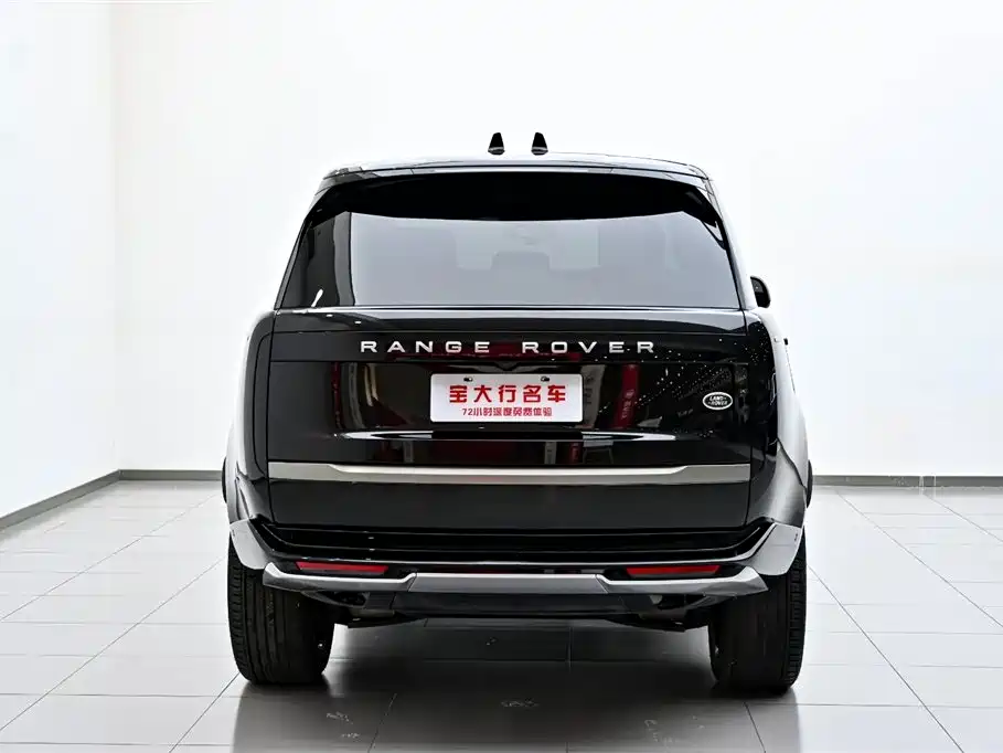 Land Rover Range Rover 2023 3.0 L6 360PS Golden Age Edition фото 8