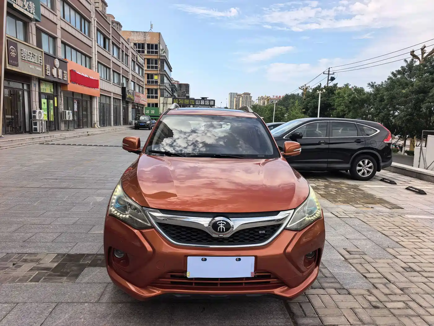 Фото 2 - BYD Song
