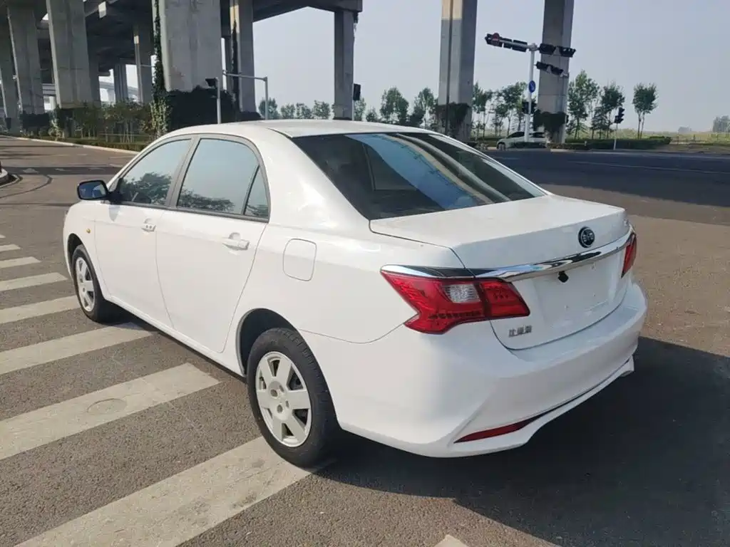 Фото 5 - BYD F3