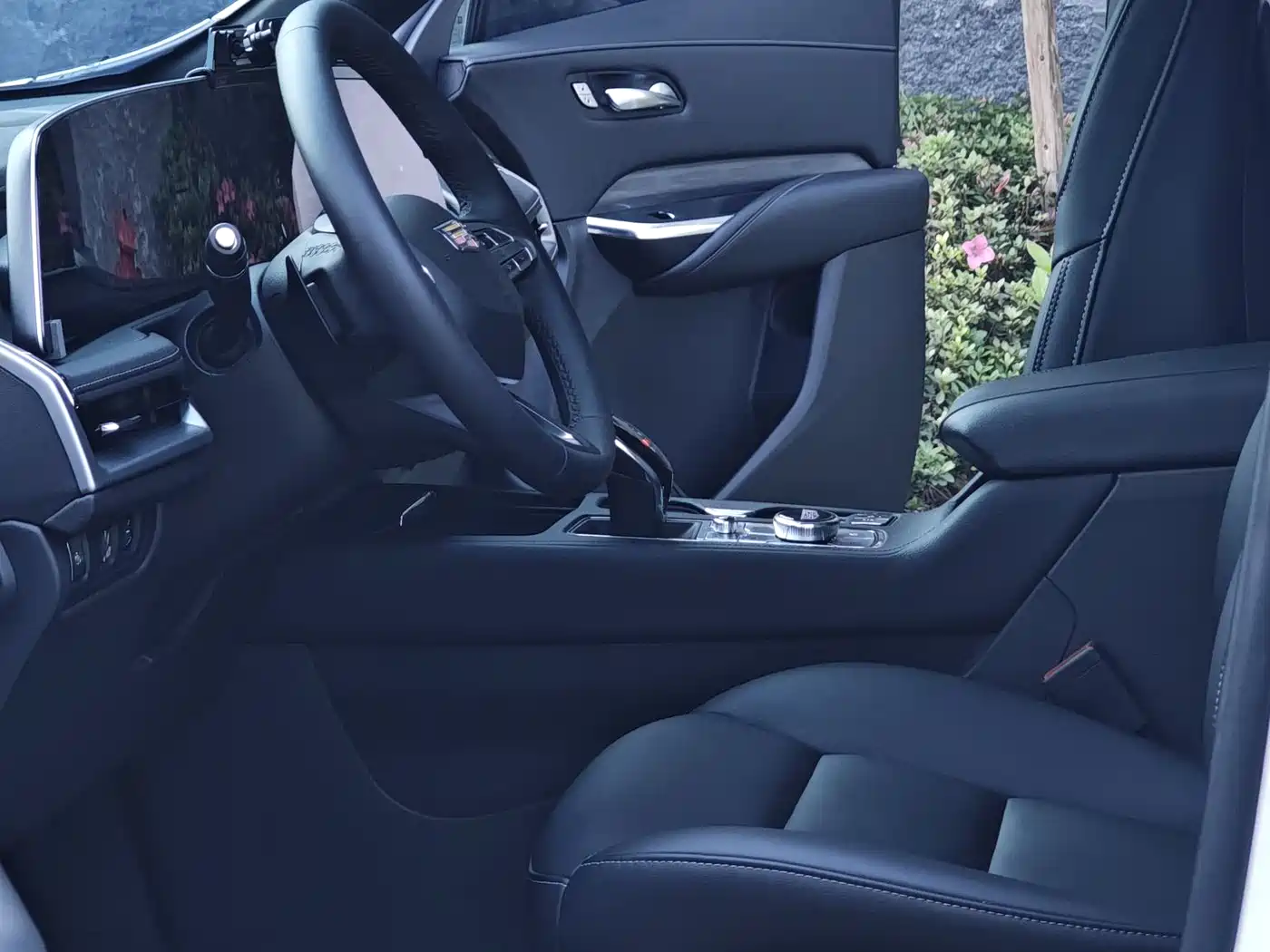 Cadillac XT4 2024 28T 2WD Luxury фото 13