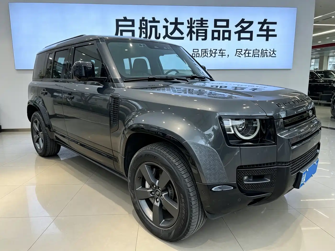 Land Rover Defender 2023 Model 110 3.0T P400 X-DYNAMIC HSE фото 3