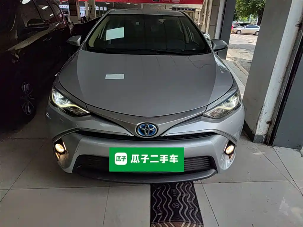 Toyota Levin 2017 Facelift Hybrid 1.8H GS E-CVT Elite Sunroof Edition China V фото 3