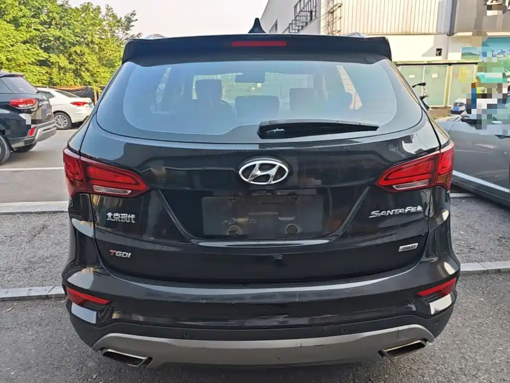 صورة 6 - Hyundai Santa Fe