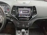 Фото 13 - Jeep Cherokee