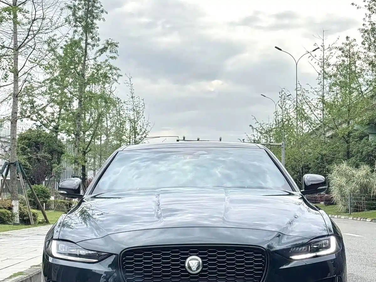 Jaguar XEL 2024 Model 2.0T 250PS R-DYNAMIC S Gloss Black Sport Edition фото 2
