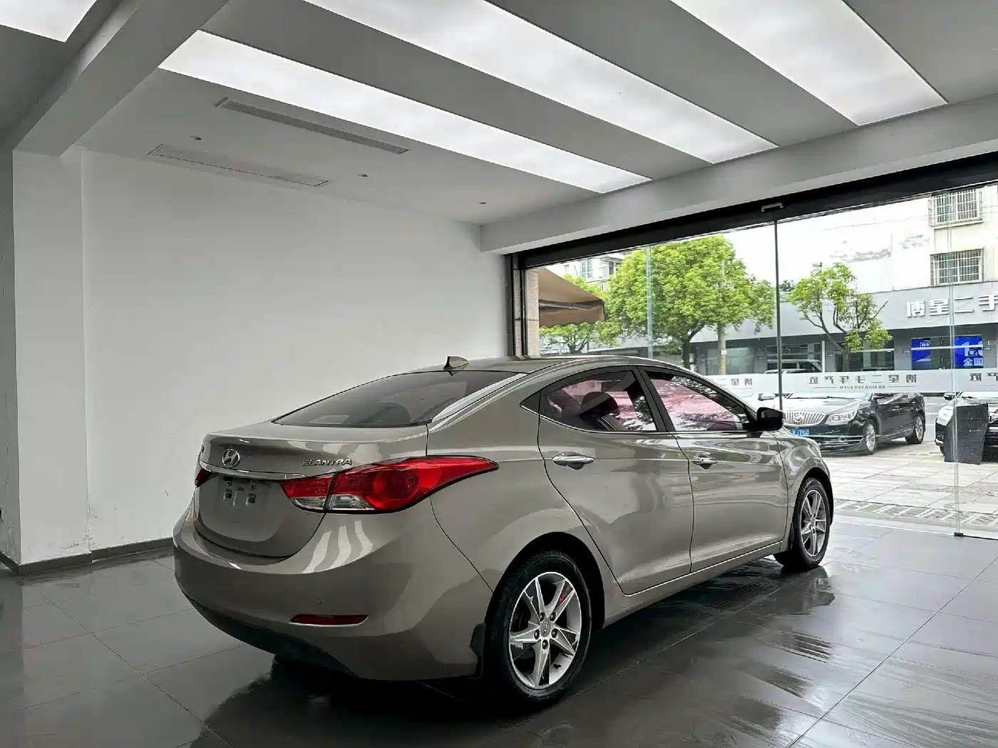Hyundai Langdong 2012 1.6L Automatic Leading фото 9