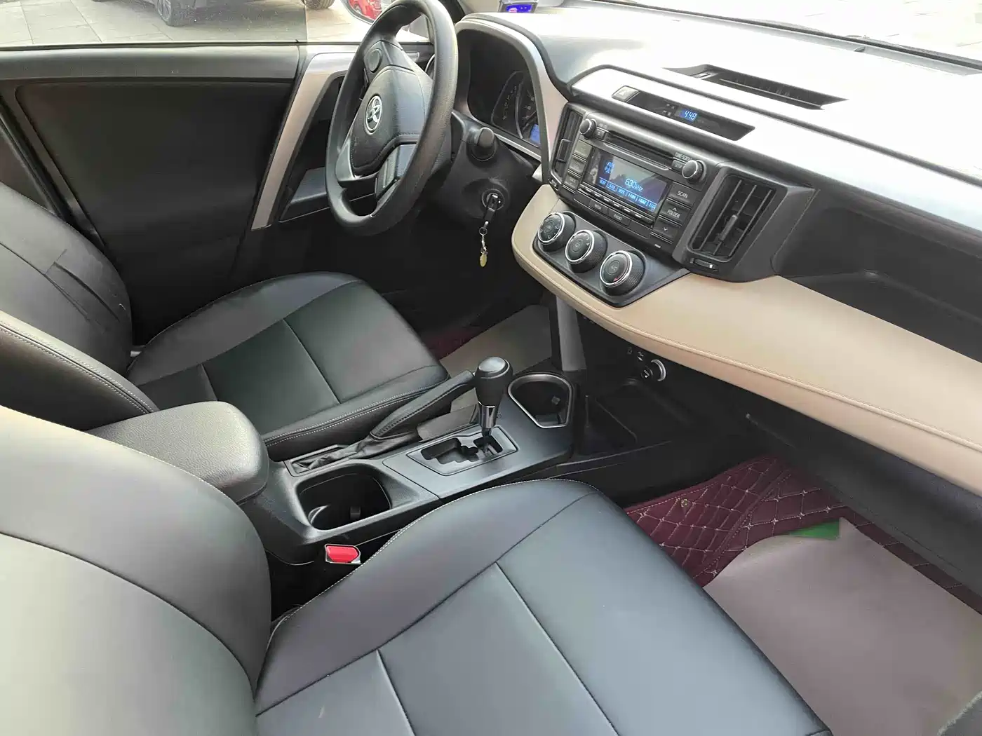 Toyota RAV4 Rongfang 2016 2.0L CVT 2WD Urban (China V) фото 6