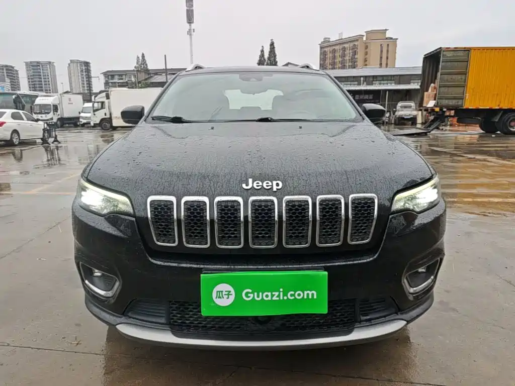 Фото 3 - Jeep Cherokee