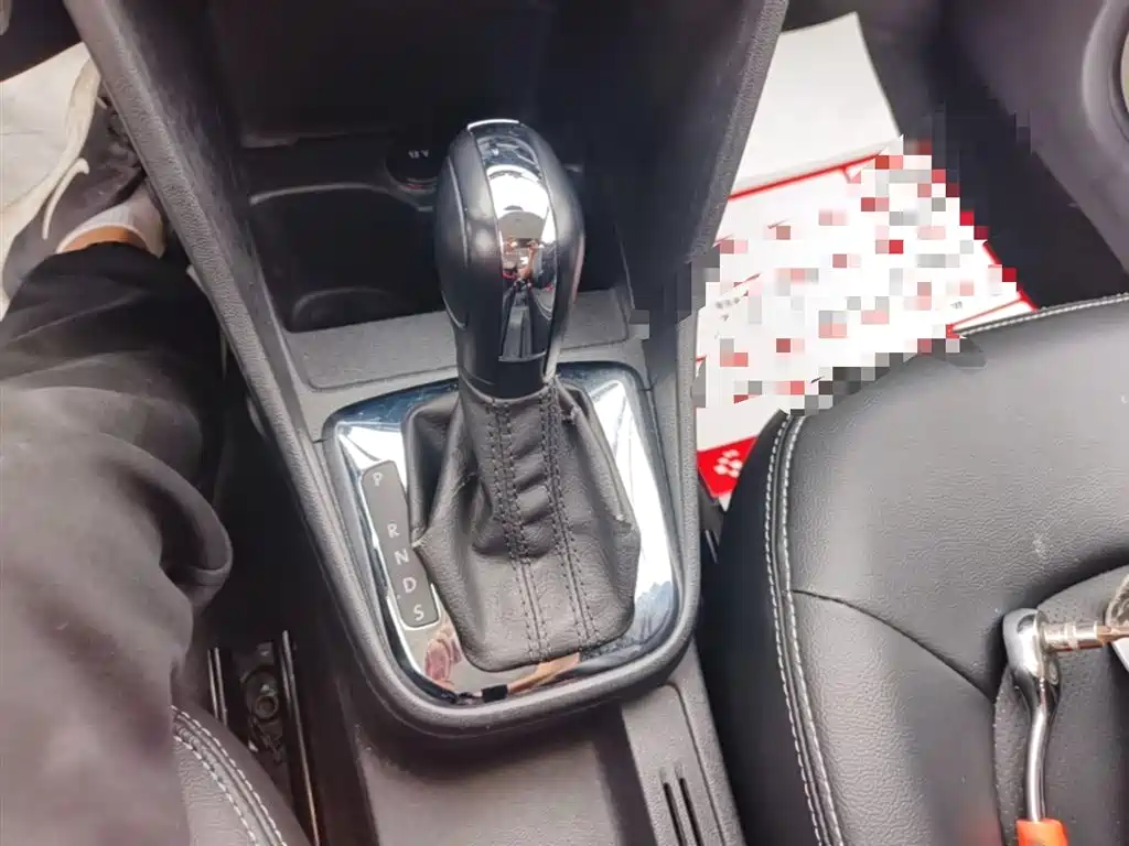 Volkswagen Jetta 2013 1.6L Automatic Fashion фото 14