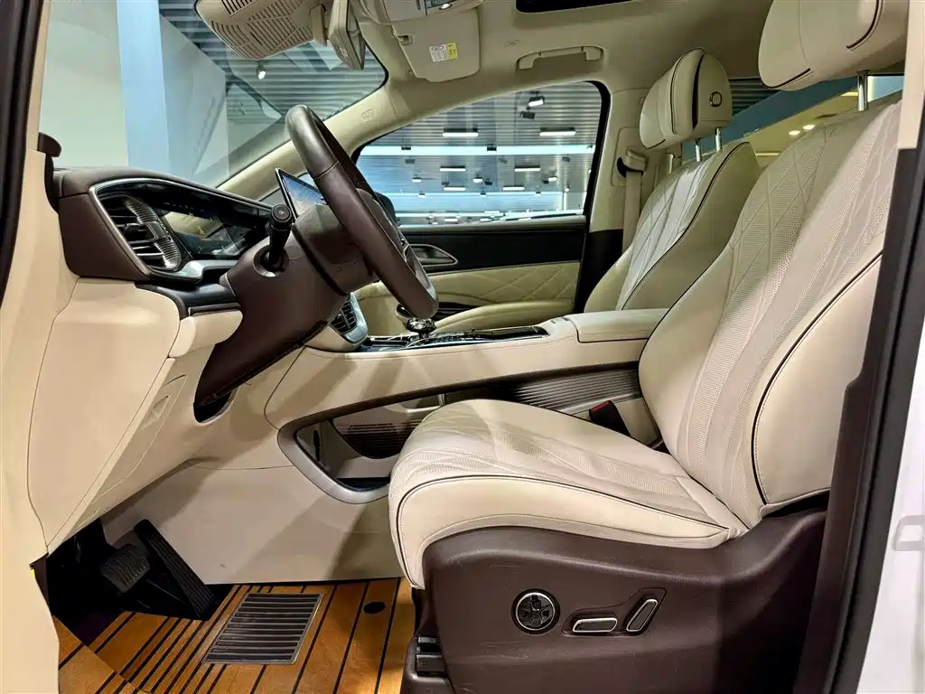 Denza D9 2024 DM-i 980 AWD Prestige фото 16