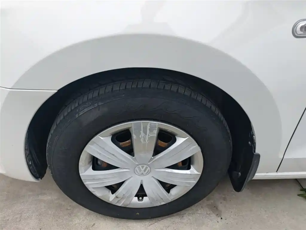 Volkswagen Jetta 2013 1.6L Automatic Fashion фото 23